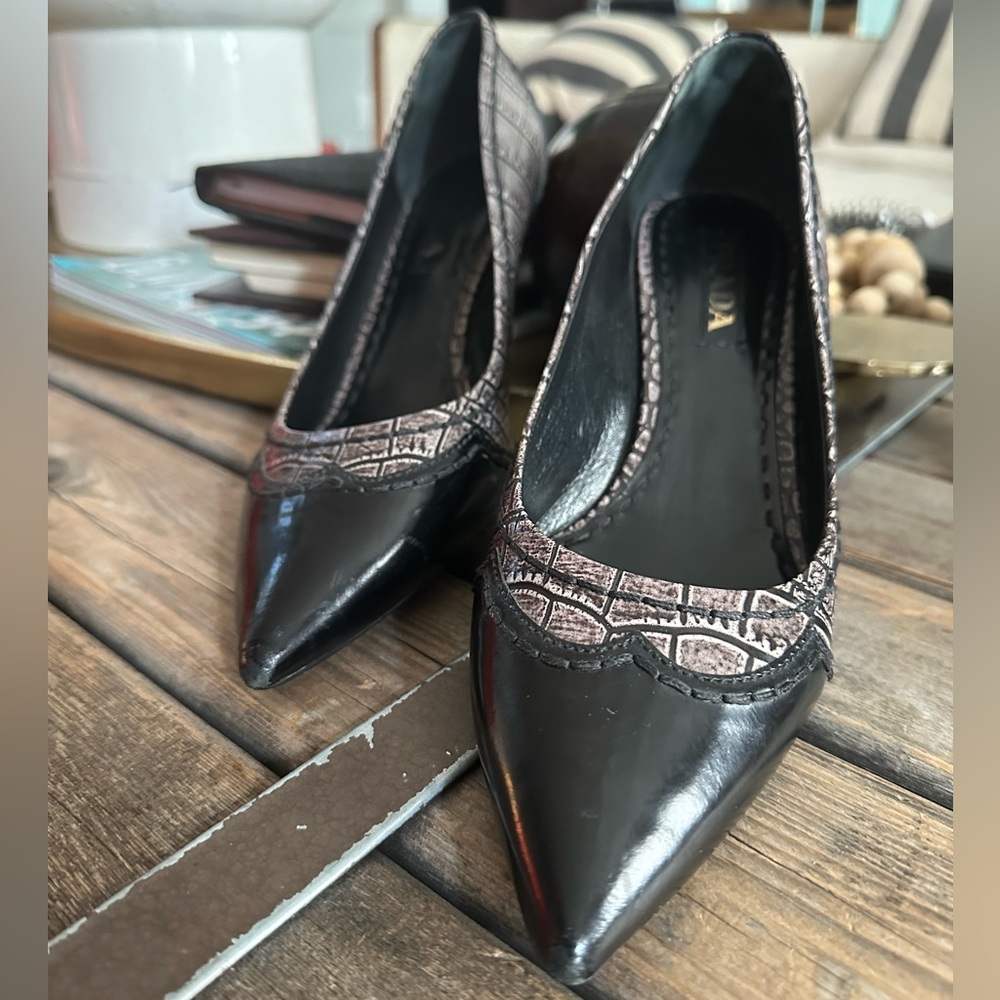 Prada two tone kitten heel - Picture 6 of 12
